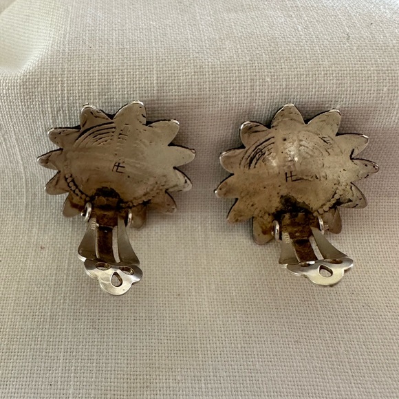 Vintage Coin Silver Native American Sunface Clip Earrings - Picture 4 of 6
